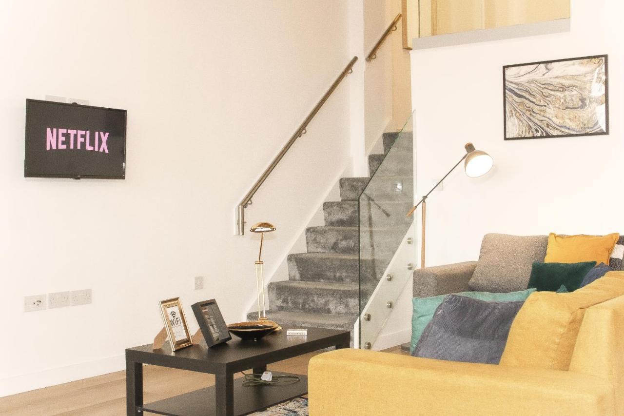 Modern Luxury Serviced Duplex Apartments By Repose- 150 Metro Court, West Bromwich Buitenkant foto