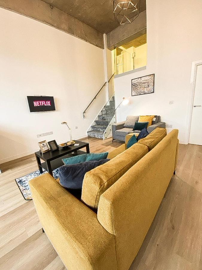 Modern Luxury Serviced Duplex Apartments By Repose- 150 Metro Court, West Bromwich Buitenkant foto