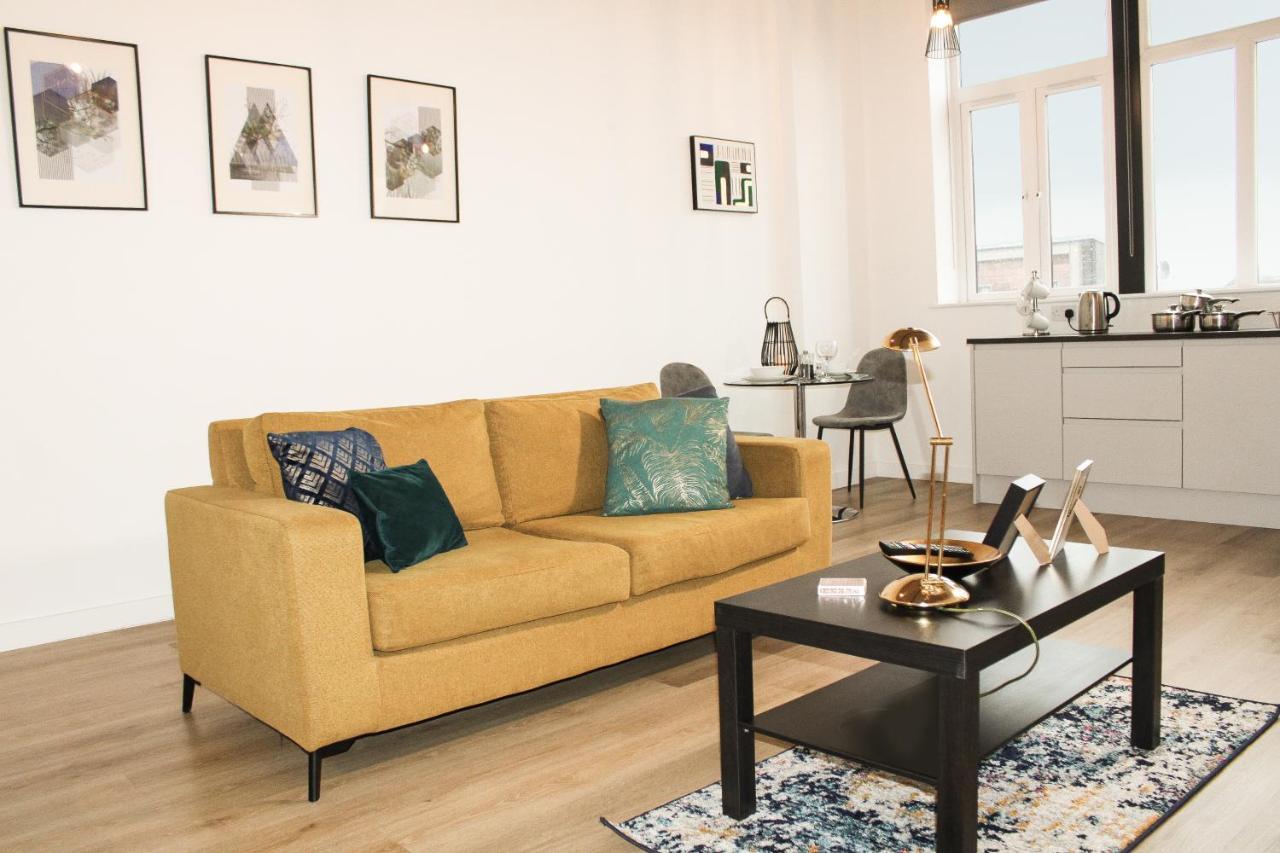 Modern Luxury Serviced Duplex Apartments By Repose- 150 Metro Court, West Bromwich Buitenkant foto