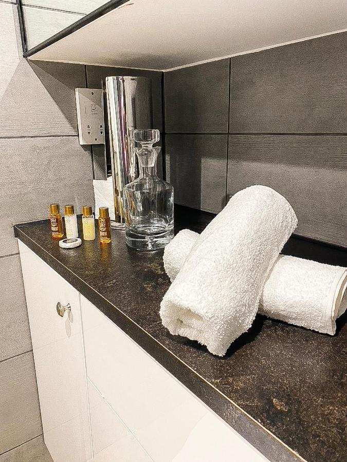 Modern Luxury Serviced Duplex Apartments By Repose- 150 Metro Court, West Bromwich Buitenkant foto