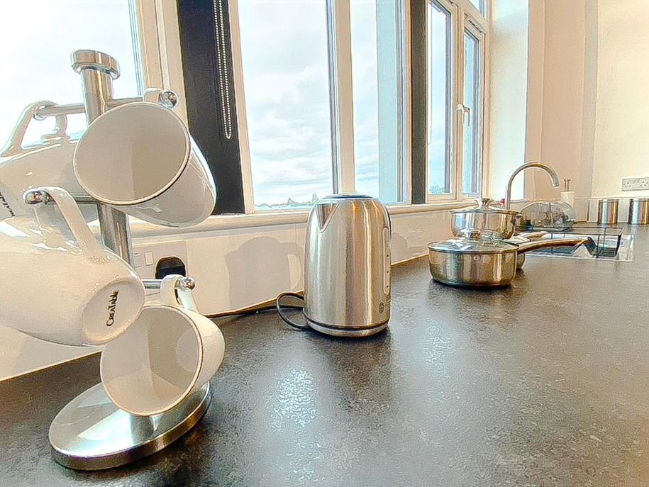 Modern Luxury Serviced Duplex Apartments By Repose- 150 Metro Court, West Bromwich Buitenkant foto
