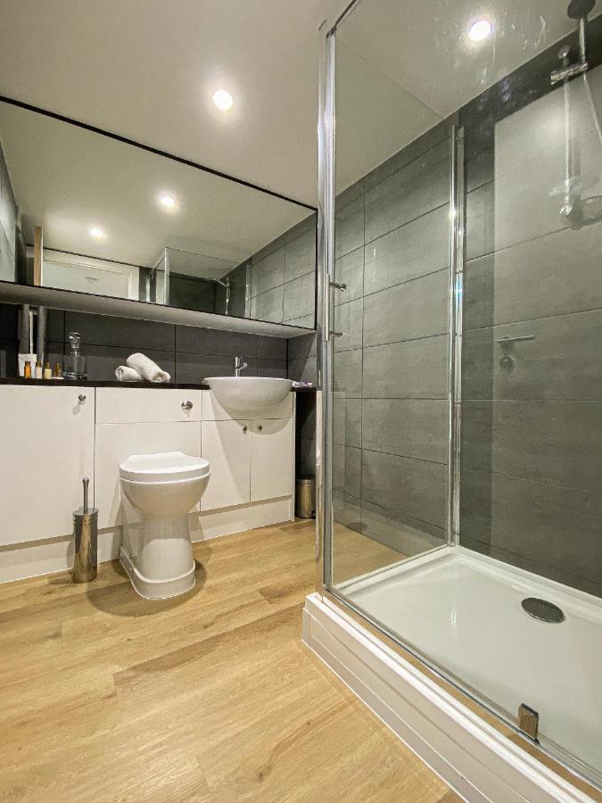 Modern Luxury Serviced Duplex Apartments By Repose- 150 Metro Court, West Bromwich Buitenkant foto