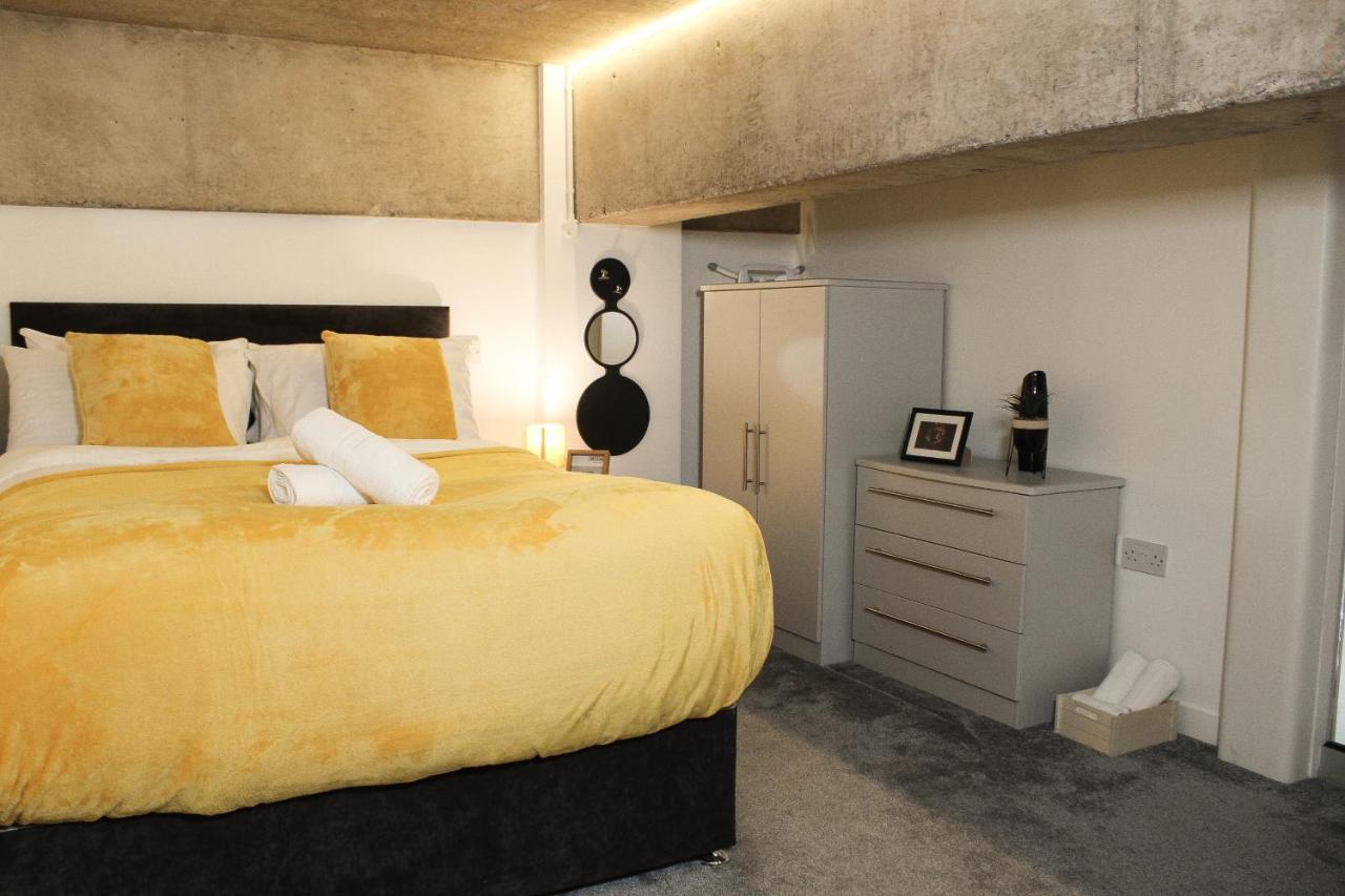 Modern Luxury Serviced Duplex Apartments By Repose- 150 Metro Court, West Bromwich Buitenkant foto