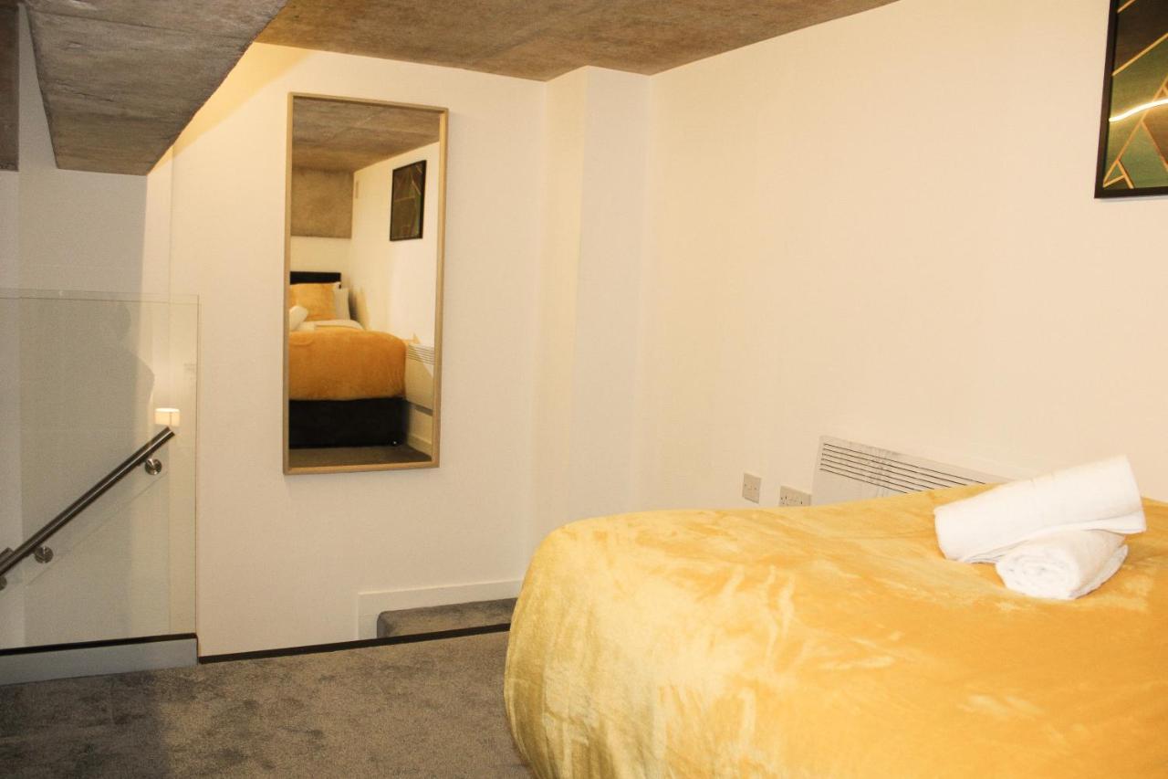 Modern Luxury Serviced Duplex Apartments By Repose- 150 Metro Court, West Bromwich Buitenkant foto