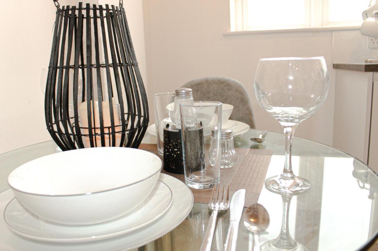 Modern Luxury Serviced Duplex Apartments By Repose- 150 Metro Court, West Bromwich Buitenkant foto